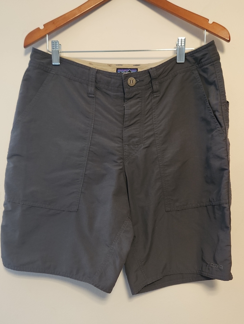 Patagonia Men's Waverfarer Stand Up Gray Shorts Waistband Size 33